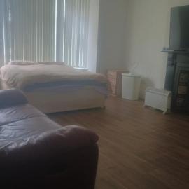 Luxurious ensuite rooms with shared kitchen, Walsall