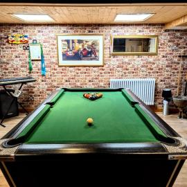 Ramsgate Seafront Apartment with Jacuzzi Bath & Pool Table, hotel a Ramsgate