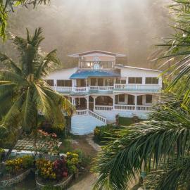 Sea Esta Resort - Kashid Beach, hotel u gradu Kashid
