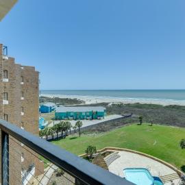 7th-Floor Oceanfront Unit w/ Pools in Port Aransas
