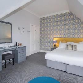 McInnes House rooms with breakfast, מלון בקינגוסי
