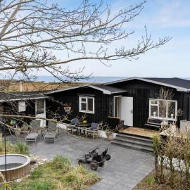 Beautiful Home In Malling, hotel em Malling