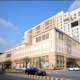 Gold Crest Mall Luxury Apartments with Balcony by NestNow in DHA Phase 4 Lahore, hotel u gradu 'Lahore'