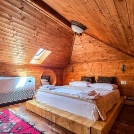 Silver Hill Hotel, hotel in Gjirokastër