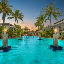 Temple Breeze - Swim Out Apartment