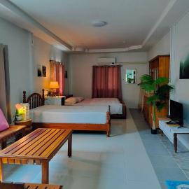Granny's home บ้านคุณย่า, hotel in Lampang