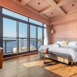 河海之間 Between River and Sea, Hotel in Wujie