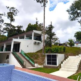 AlSafina Forest Stay、Kemasikのホテル