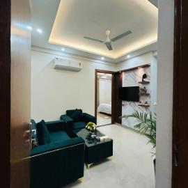 The Lodgers 1 BHK Serviced Apartments Near Artemis Hospital Sector 52, hotell i Gurgaon
