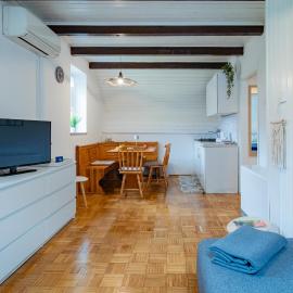Misty May Apartment
