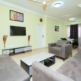 Groove Lodge, hotel a Tema