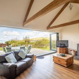 Heddwch - Beach House in Heart of Broad Haven for 14, hotell sihtkohas Broad Haven