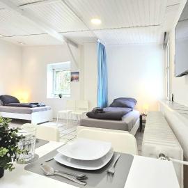 Modernes Apartment mit Einzelbetten, Parkplatz vor der Tür, Wifi, voll ausgestattete Küche, inklusive Bettwäsche und Handtücher - ideal für Monteure - ALT03, hotel i Altena