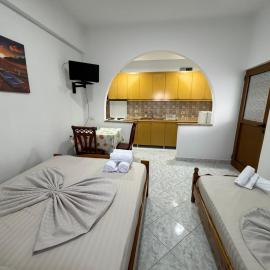 Holiday rooms, hotel i Ksamil