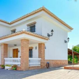 Huerta Alejo, hotel a Alozaina