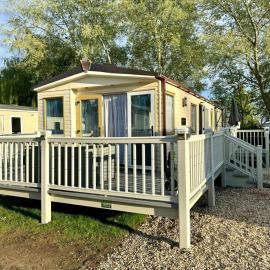 Tattershall Lakes 2 bedroom,6 berth Holiday home with hot tube, hotel u gradu 'Tattershall'