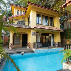 VILLA M - LAGOON 4 Calangute 3BHK Pool Facing, Breakfast Included, khách sạn ở Old Goa