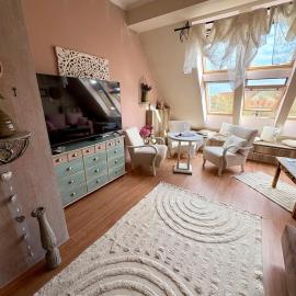 Gold Moon Apartment