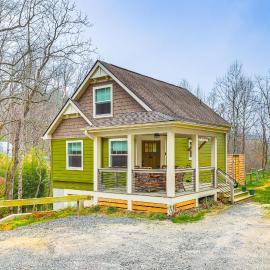 On Farm: Charming Hendersonville Retreat!