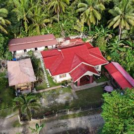 Khloe Serenity Guest House, hotel en Batuan