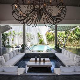 Villa Xaloc by House of Winds - Stunning Balinese retreat next to Canggu, hotel en Kerobokan