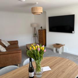 Modern 3-Bedroom, central Kirkcudbright, Hotel in Kirkcudbright
