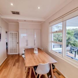 Stay at Beauty Point Wagga 5bdr 2bth magical views, hotel in Wagga Wagga