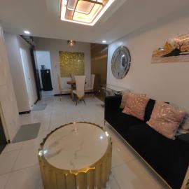 Luna Modern Guesthouse Loft House up and Down, hotel din Lipa