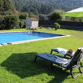 A Broula Casa con piscina, hotel sa Cangas de Morrazo
