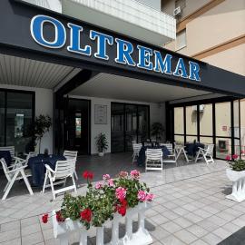 Hotel Oltremar B&B、カットーリカのホテル