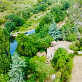 Le Moulin de La Grave 450m2, hôtel à Lagrasse