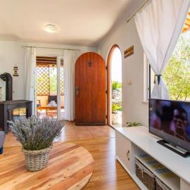 Holiday Home Ivana Srima, hotel in Srima
