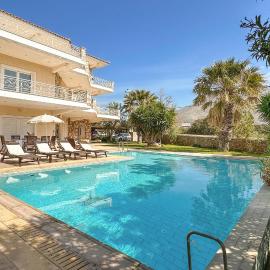 Amazing Home In Lagonisi