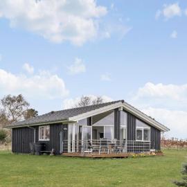 Beautiful Home In Stubbekøbing With Wifi