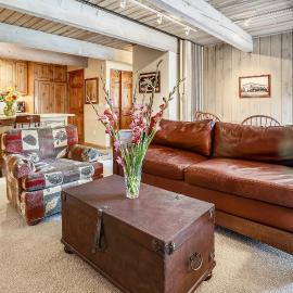 Top-Floor Condo Downtown with Stunning Views