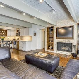 Walk Everywhere! Deluxe Aspen Condo, hotell i Aspen