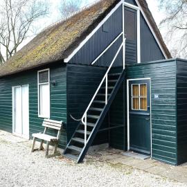 Cottage in Dwarsgracht near Giethoorn