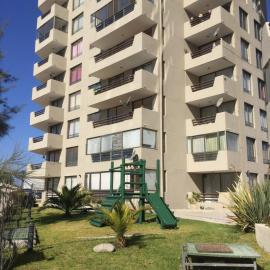 Dpto frente a la playa la Herradura con Piscina、コキンボのホテル