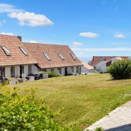 Standard apartment with small kitchen, Gudhjem, hotel en Gudhjem