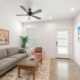 Roux House Cajun Luxury Prime Location