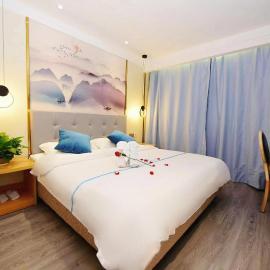 Longchen Holiday Hotel