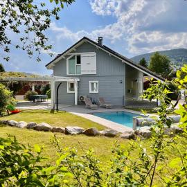 Le Jardin de Rose et Capucine, piscine et jardin avec terrasse