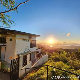 The Hillside Villa Tagaytay, hotel a Laurel