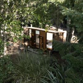Pine Nut Corner by Tiny Away, hotel in West Melton
