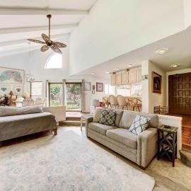 Spacious Getaway Condo Near Beach & Golf 1st Floor