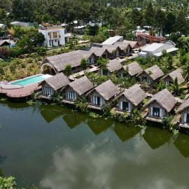 Bungalow Ven Sông, hotel em Ấp Phú Hòa (2)
