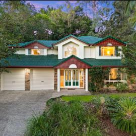 Spacious home in Shailer Park、Tanah Merahのホテル