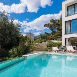 Luxury villa Manera Bol with heated pool near Zlatni Rat