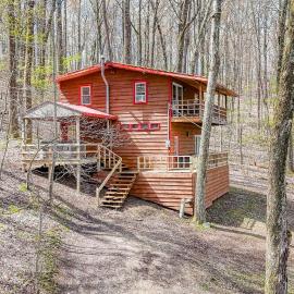 Wyandot Woods - Cedar House, hotel u gradu Laurelville