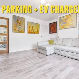 Family House in the Heart of Hanwell with 5 stars!